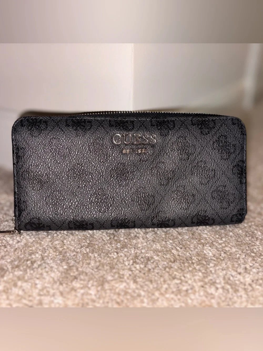 GUESS Black Signature Logo Wallet